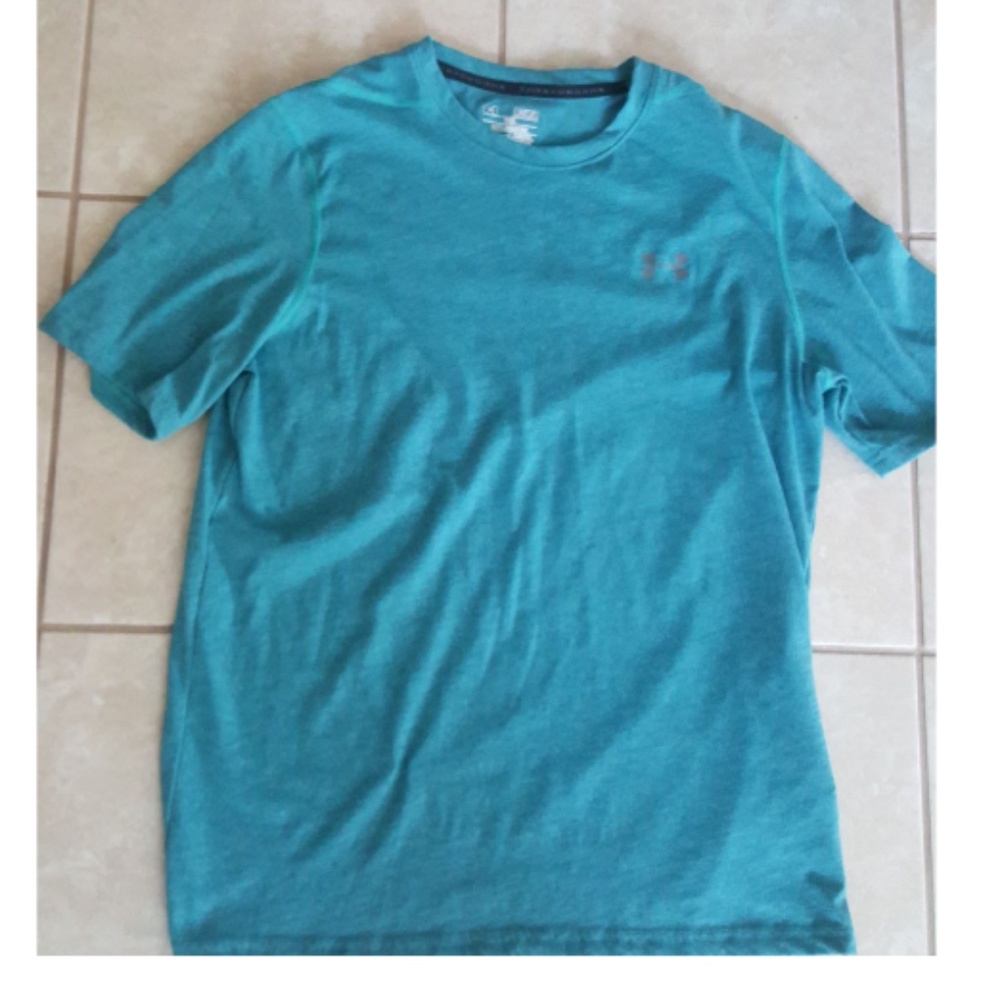 Under armour men's loose shirt Medium